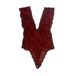 VS Lace Bodysuit Burgundy/Deep Red